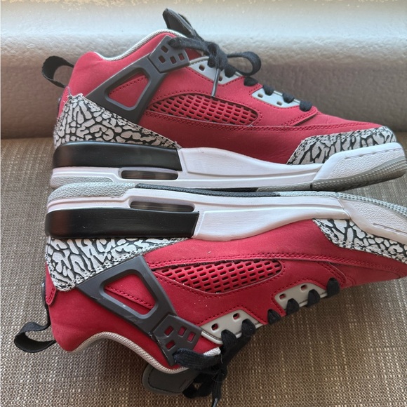 Jordan Spizike Low Jordan Kids Sneakers Red and Black - Picture 1 of 4